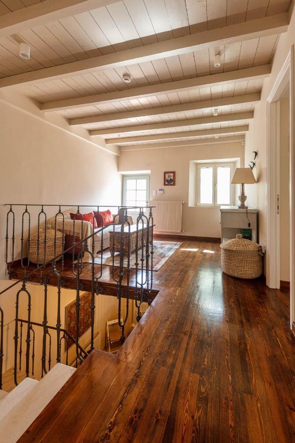 Villa Achillion Casa Conti 1840 *